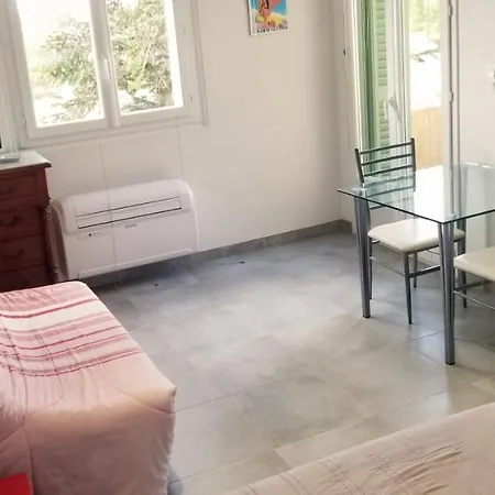 Studio Dans Avec Piscine