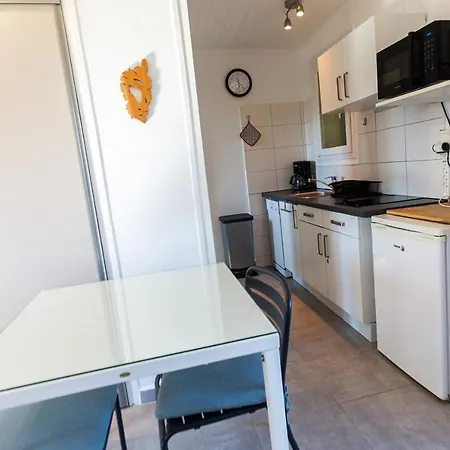 Studio Dans Avec Piscine Apartment *
